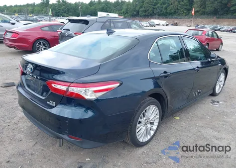 2020 Toyota Camry Xle Hybrid z USA, uszkodzony, nr VIN 4T1F31AK7LU521801
